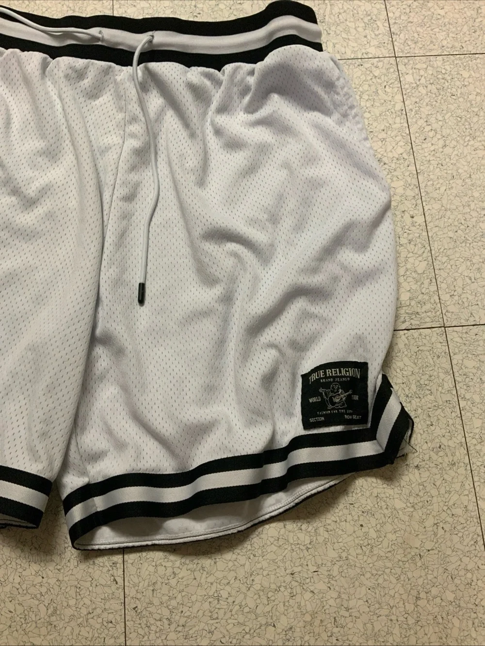 True Religion mesh mens Basketball Gym Sweat Shorts. 5 pockets NWOT. SZ. XL/T.